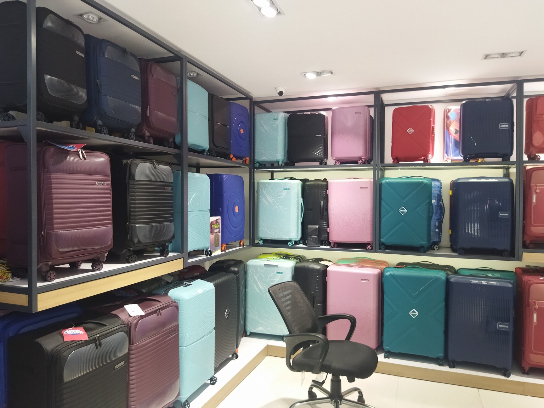 American Tourister Factory Outlet in Dilsukh Nagar Hyderabad Best Bag Dealers near me in Hyderabad Justdial