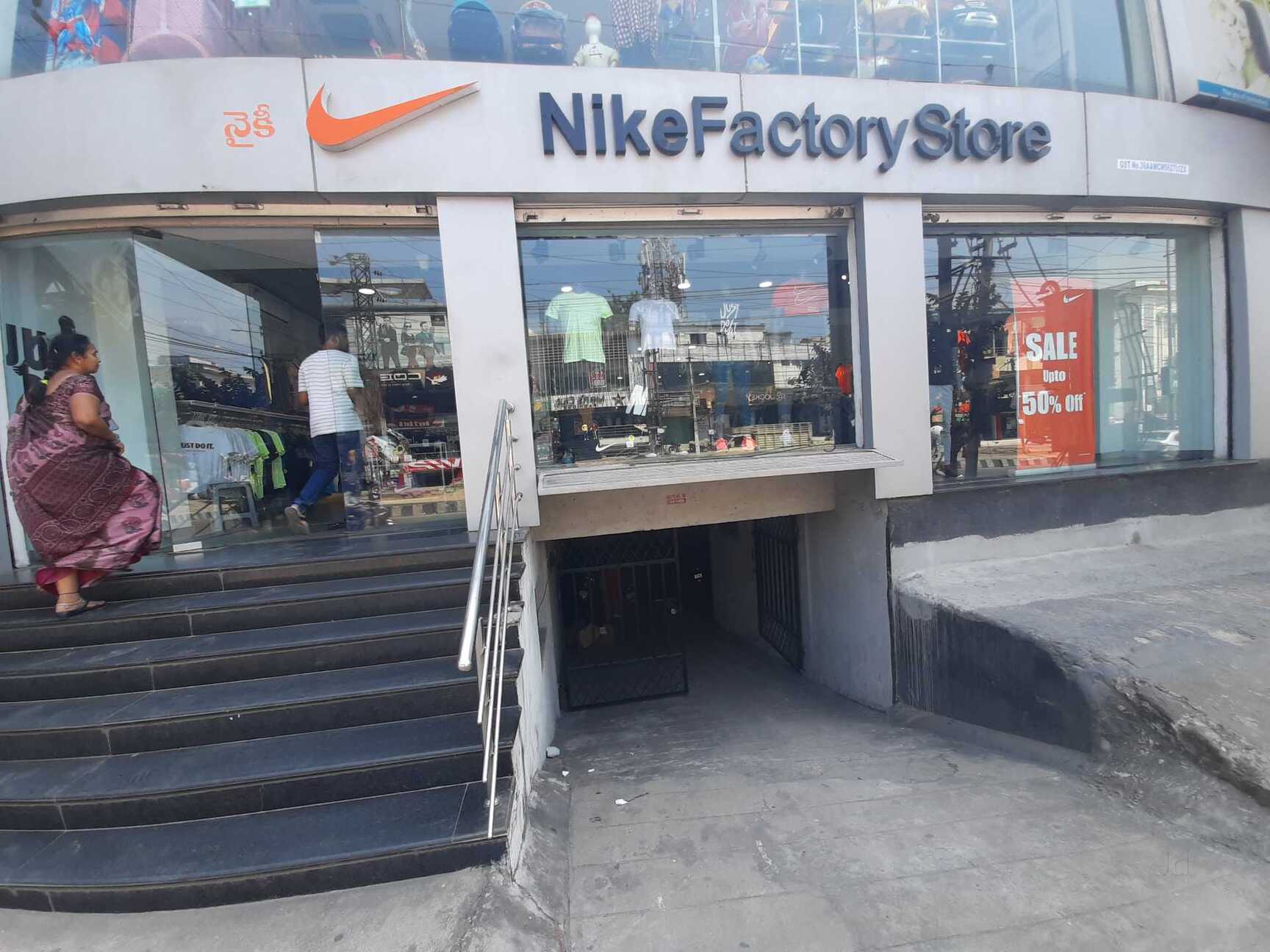 nike outlet on 290