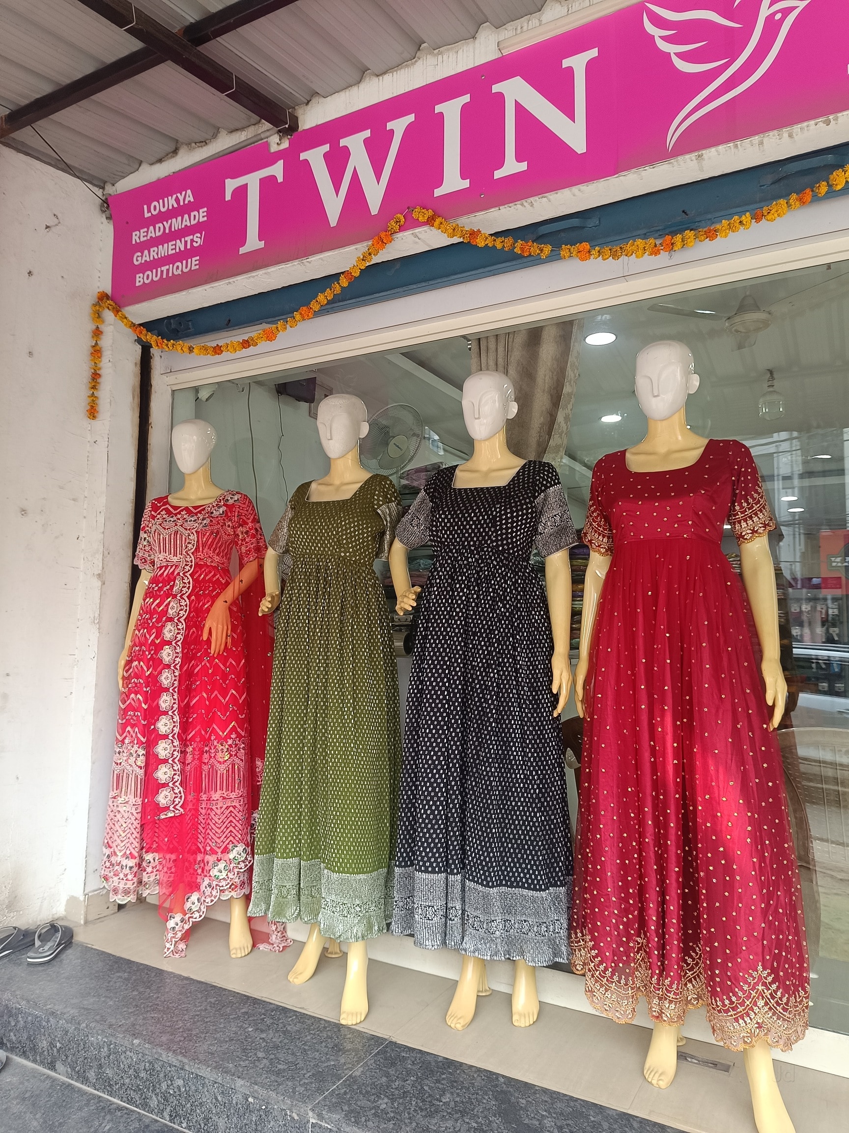 Loukya Fashions in Western Hills-Kukatpally,Hyderabad - Best Women  Readymade Garment Retailers near me in Hyderabad - Justdial