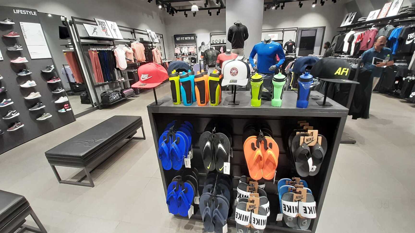nike afi mall