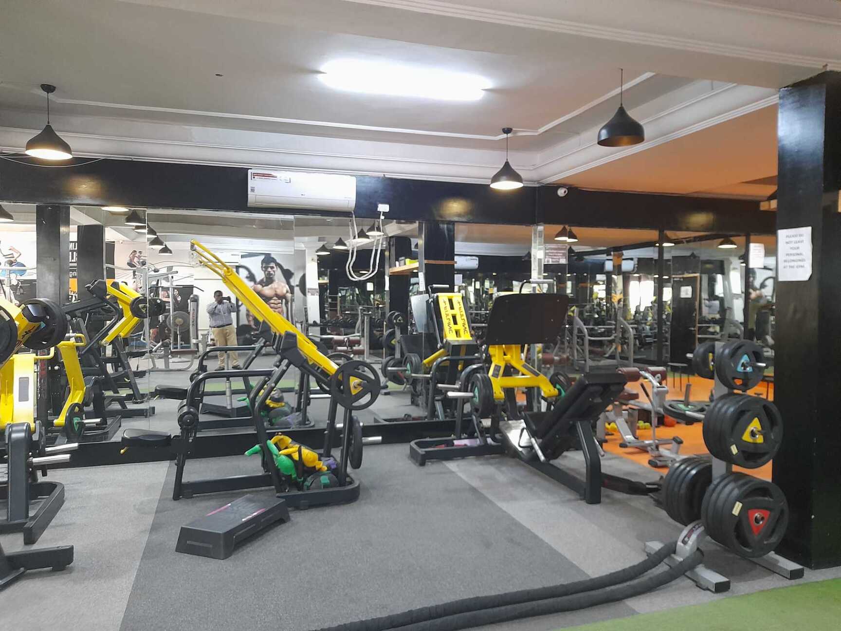 Gold's Gym Apple Fitness Kalyan Nagar Services By Fitness
