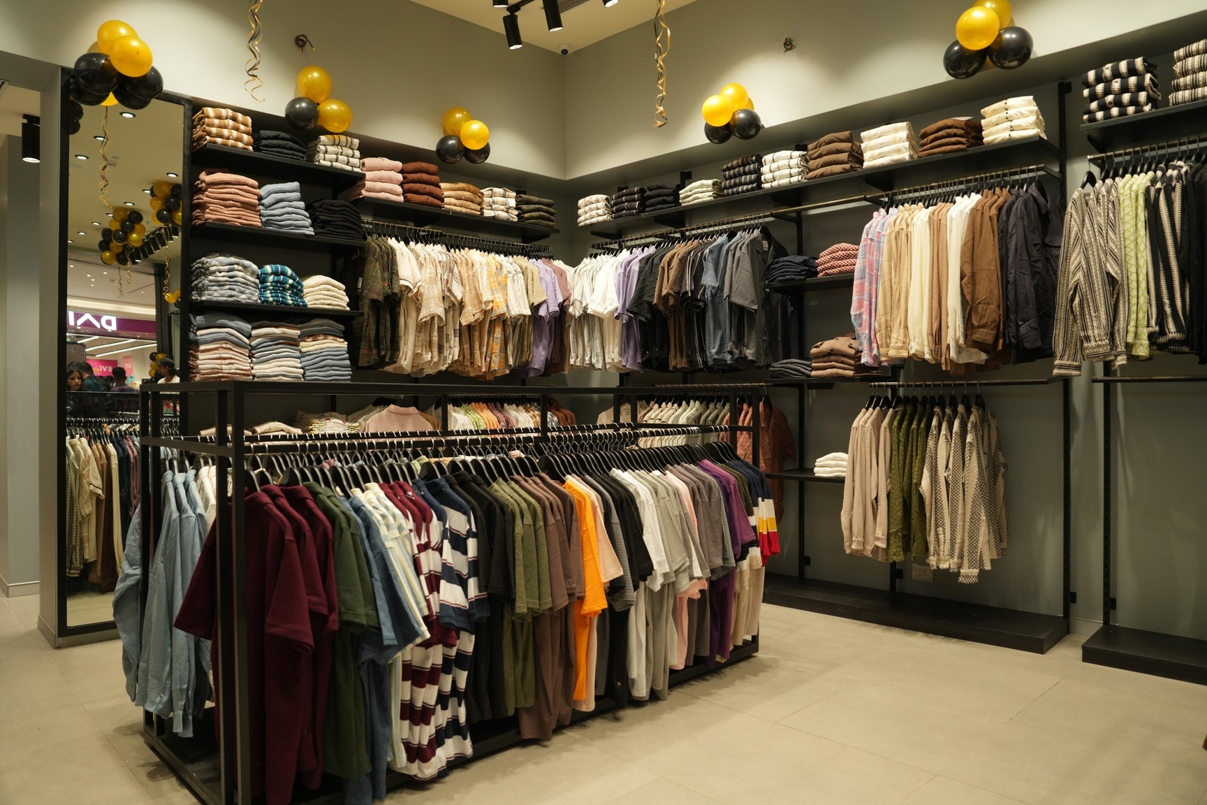 『POWER SHOP 2 NEW RETAIL DESIGN』 Zeal - Fashion Galore Store | Designer's Port | Thane