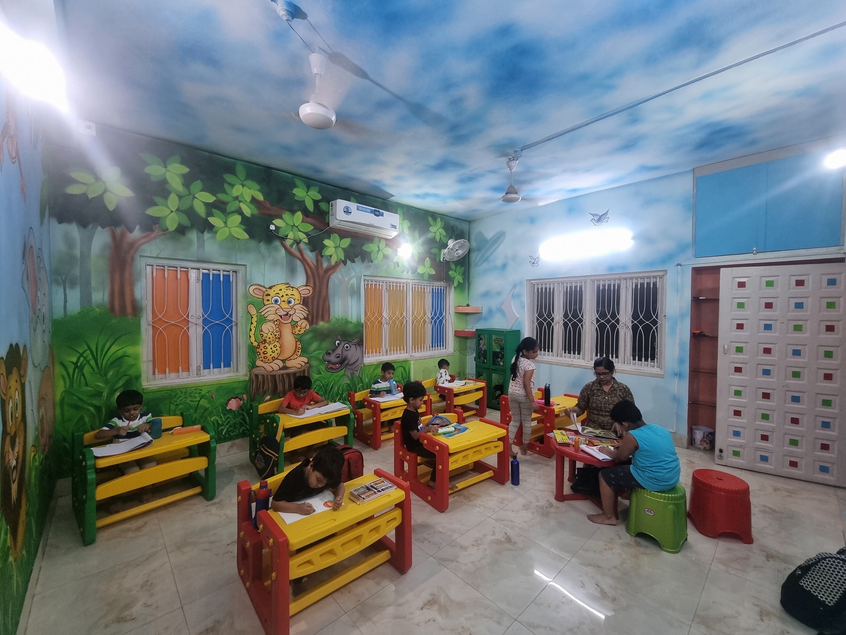 Delhi Public Kids School (DPS Kids SALTLAKE) - Kindergarten Play School