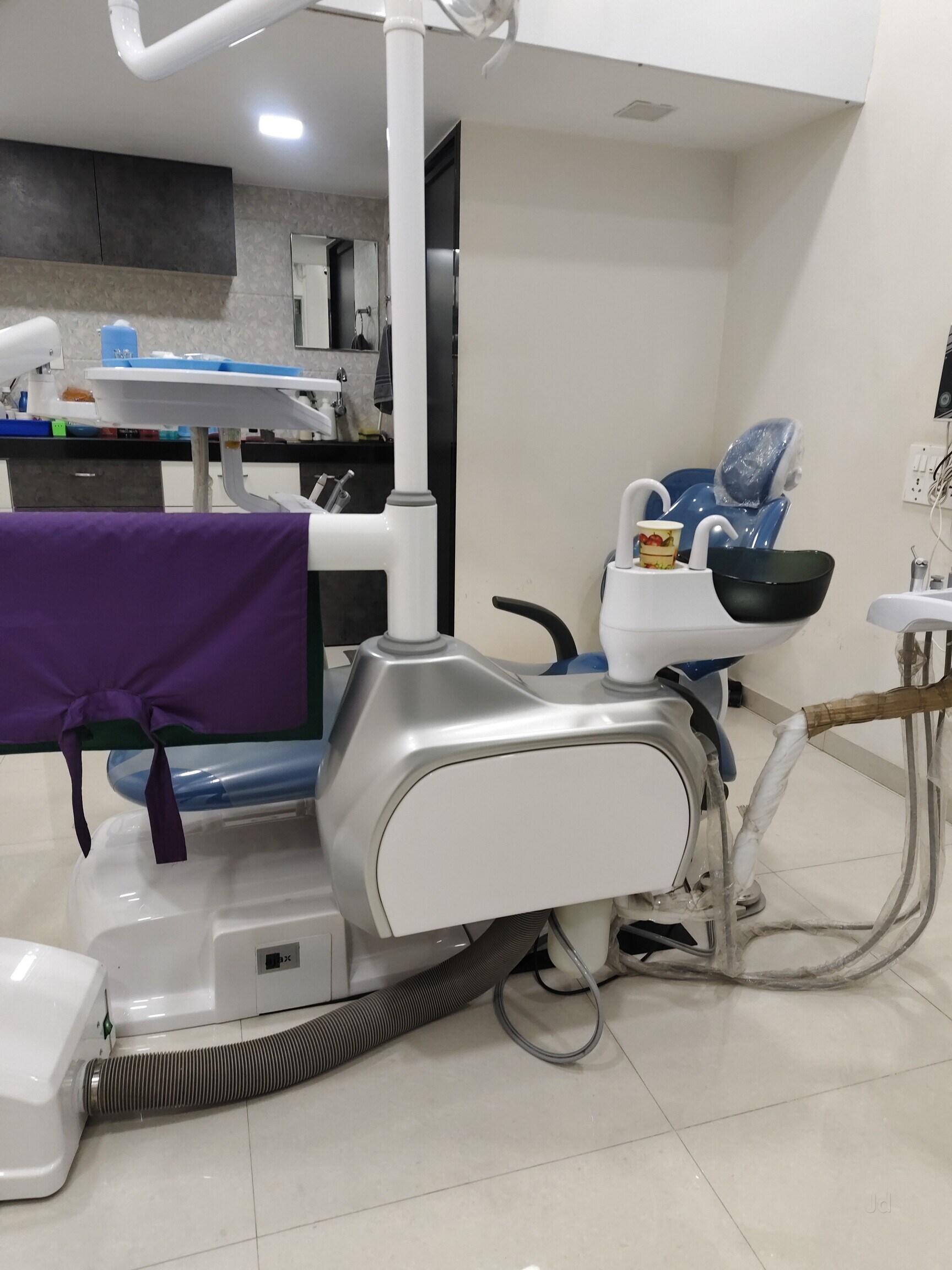 Smile Right Multispeciality Dental Clinic And Implant Centre in