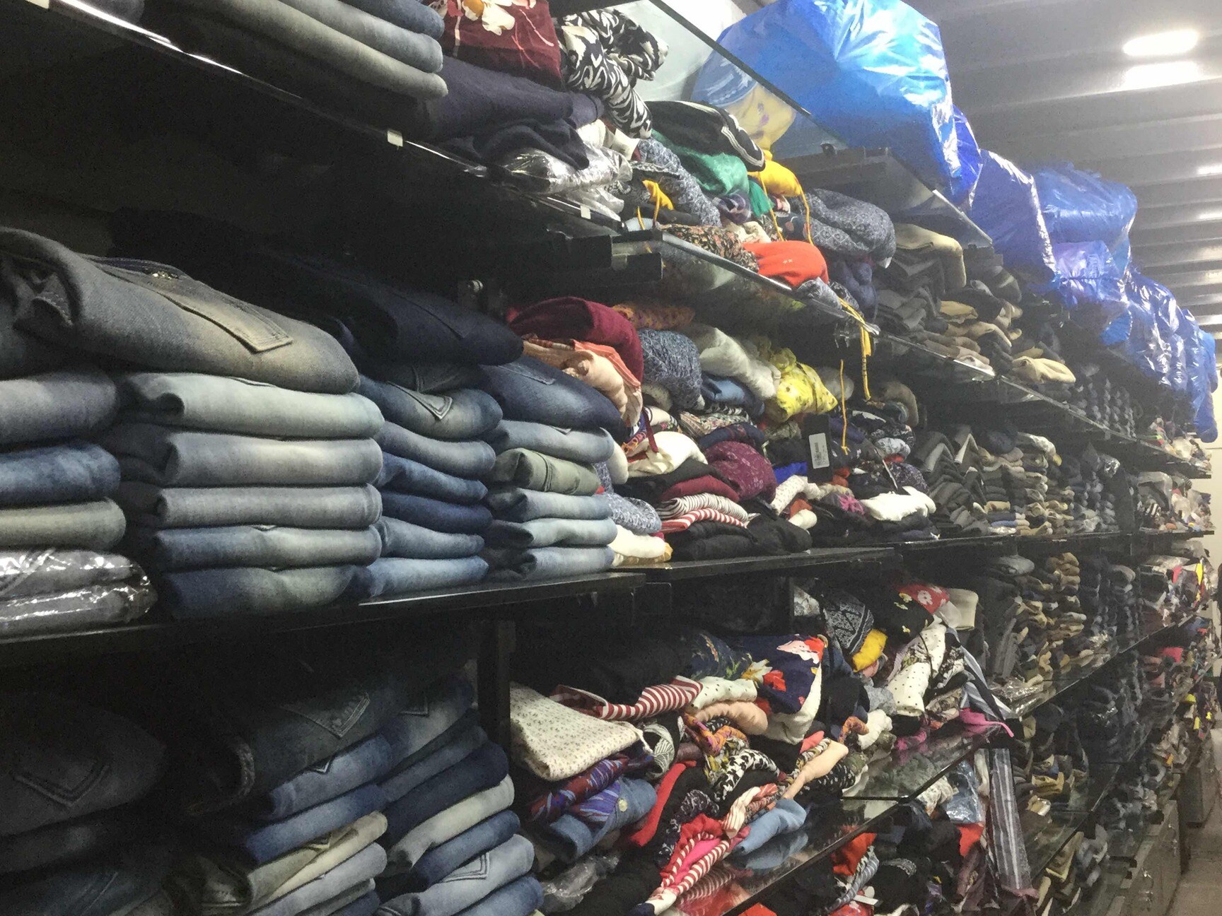 Clothes Barn in Malad West Mumbai Best Branded Export Surplus Garment Retailers near me in Mumbai Justdial