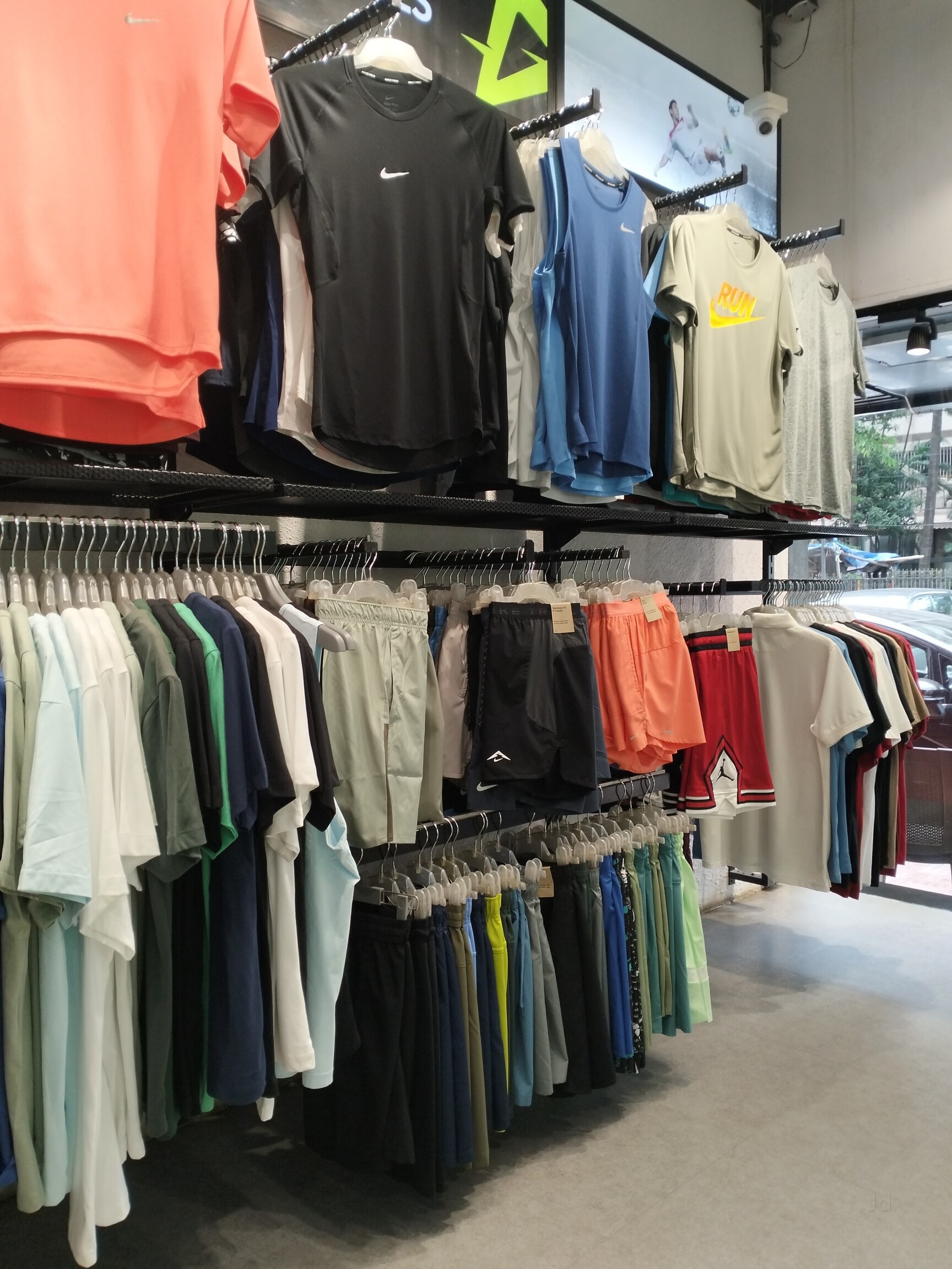 nike showroom in andheri