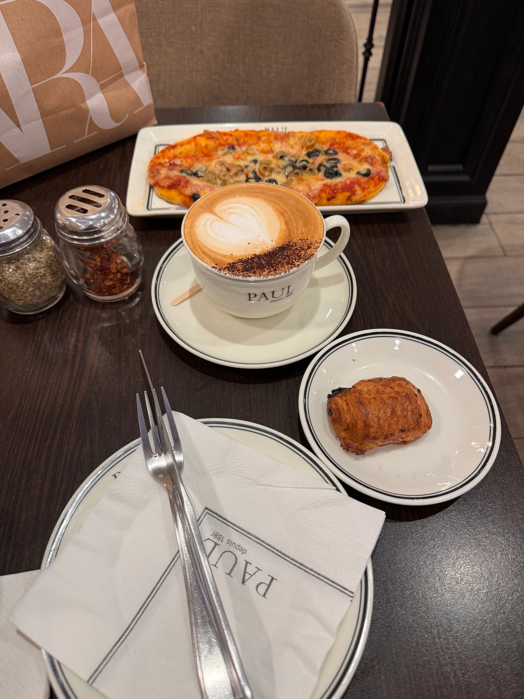 Paul Bakery (Ambience Mall) in Gurgaon Sector 24,Gurgaon - Best Bakeries  near me in Gurgaon - Justdial