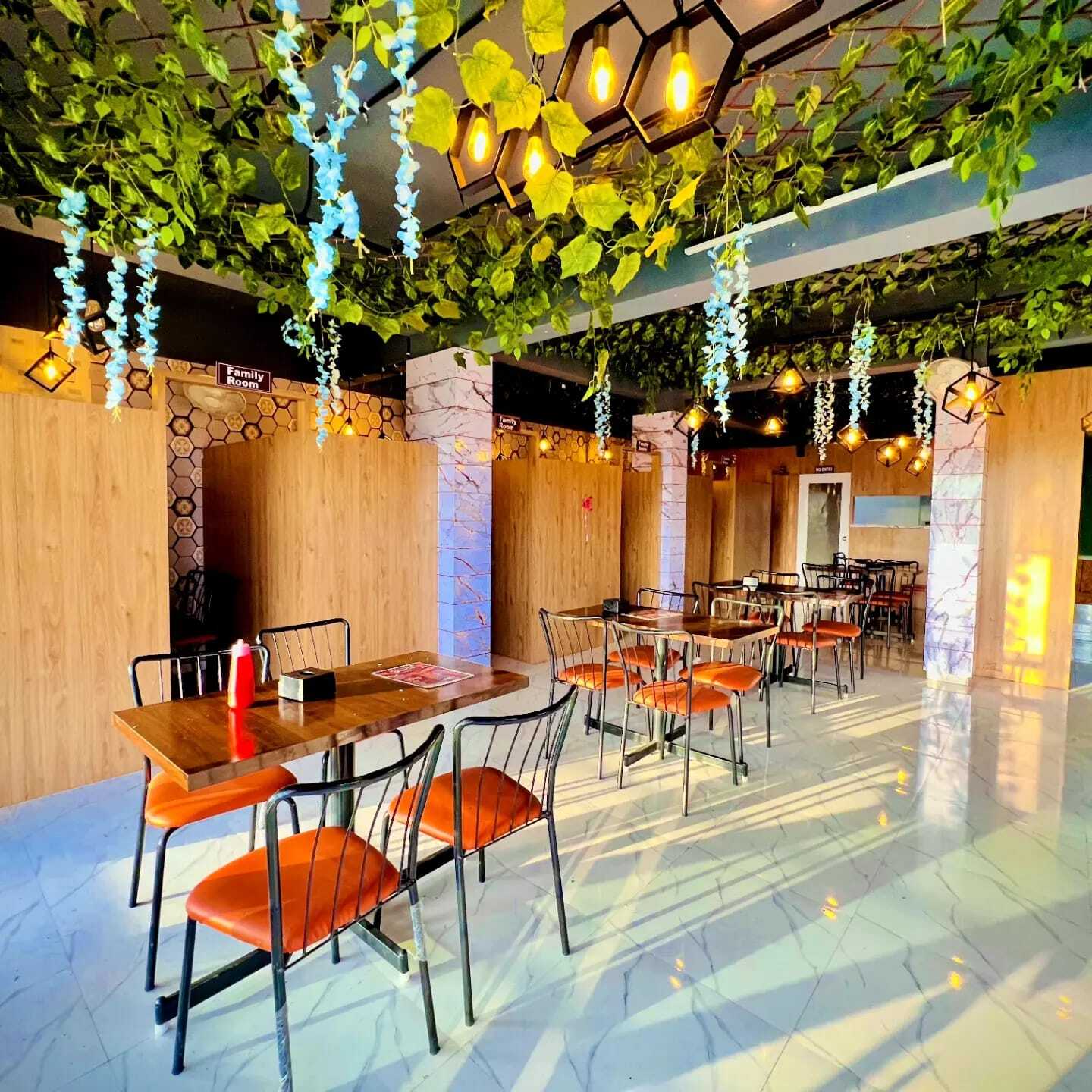 クラシックカフェ Classic Cafe And Snacks in Pargaon Shingave,Pune - Best Coffee
